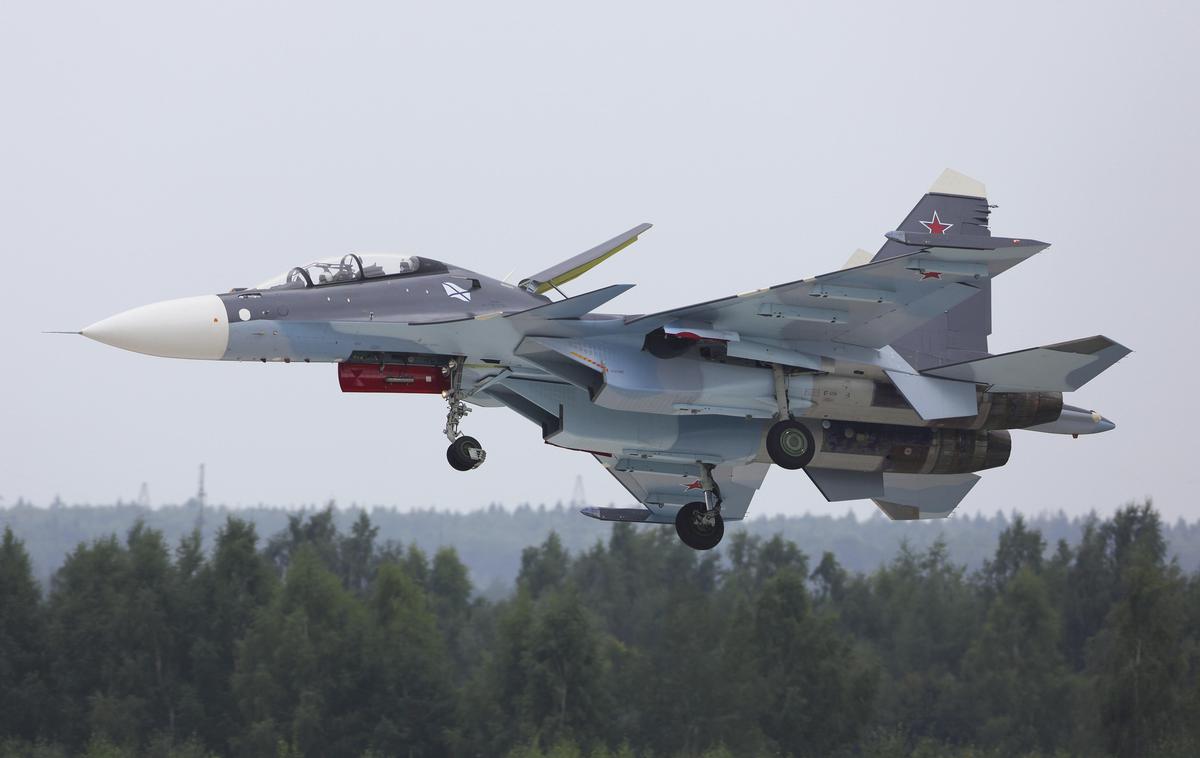 rusko letalo Su-30 | Zračni prostor sta kršili rusko bojno letalo SU-30 (na simbolični fotografiji) in letalo za oskrbo z gorivom IL-78. | Foto Guliverimage