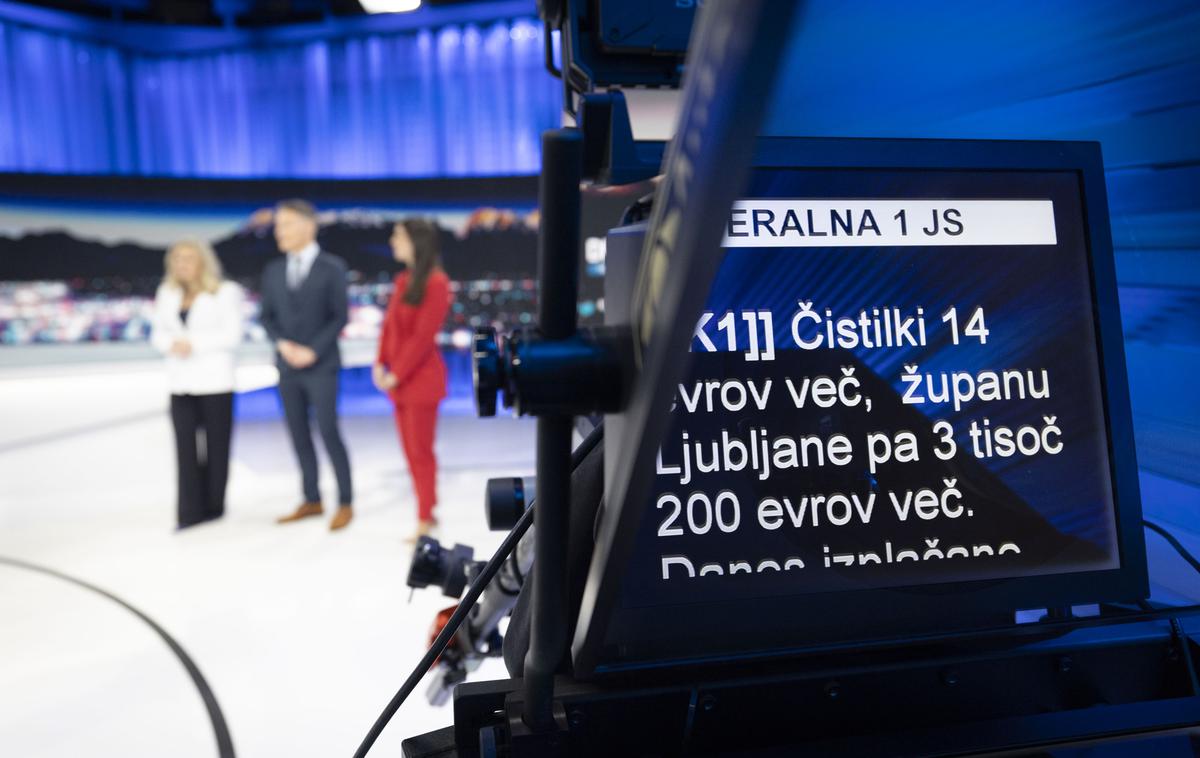 predstavitev novega studia za informativne oddaje na Televiziji Slovenija. RTVSLO. Manica Janežič Ambrožič, Saša Krajnc in Vita Vlašič. | Na RTV Slovenija se jeseni obetajo menjave. | Foto Bojan Puhek