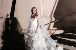 Shakira v poročni obleki, kmalu pred oltar?