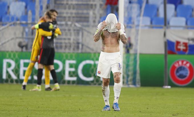 Slovaki (na fotografiji Juraj Kucka) so bili po domačem neuspehu proti Hrvaški zelo razočarani. | Foto: Reuters