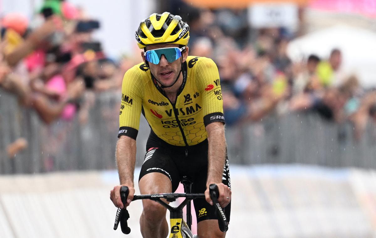 Simon Yates, Giro 2025 | Simon Yates je danes presenetil preostale favorite in si dan pred koncem 108. Gira priboril rožnato majico. | Foto Reuters