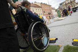 Ovirantlon na Kongresnem trgu v Ljubljani