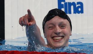 Ameriška najstnica še naprej podira rekorde, Phelps spet na stopničkah 