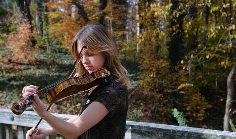 Slovenska violinistka, ki lahko zaznamuje svetovno glasbeno skupnost