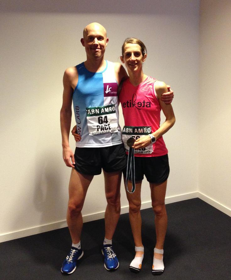 Klemen Rojnik Na maratonu v Rotterdamu je Klemen tekel kot Žanin tempo tekač. Takrat je Žana Klemnov rekord 2;37:00 popravila na 2;35:00. | Foto: Osebni arhiv