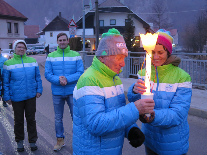 Lačnova je bila ena od koroških olimpijcev, ki je v Črni na Koroškem nosila slovensko olimpijsko baklo. | Foto: STA ,