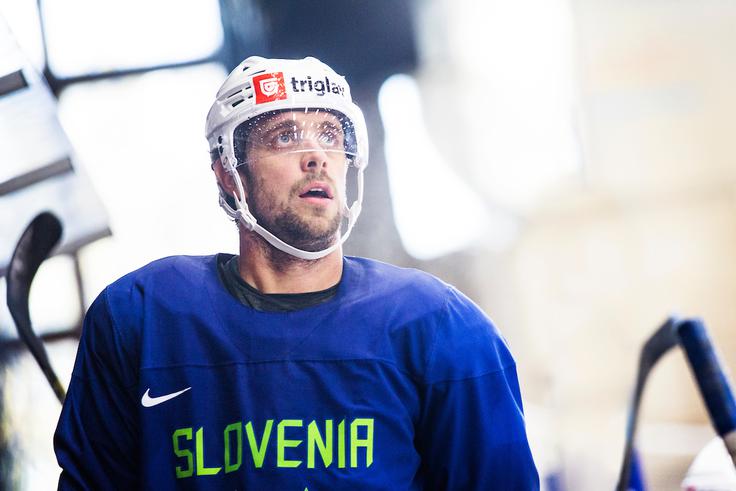Zaveda se pomembnosti svoje vloge v precej zdesetkani reprezentanci, a opozarja na to, da bo tudi preostalih 20 članov ekipe moralo dodati svoj delež. Verjame, da bodo pokazali ekipni duh, ki je Slovenijo krasil ob večjih uspehih v zadnjih letih. | Foto: Peter Podobnik/Sportida