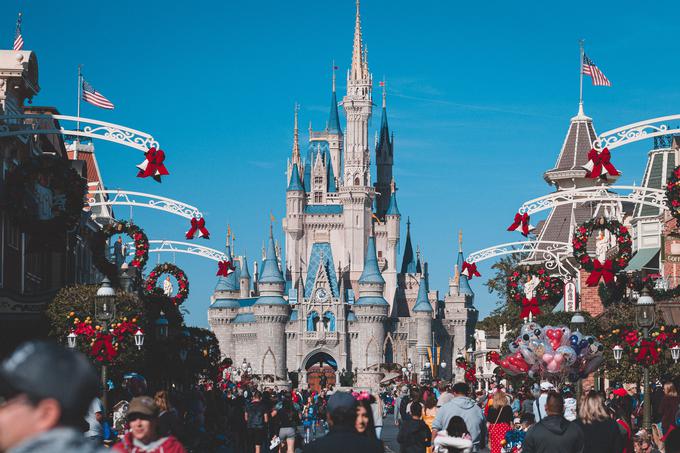Na prvem mestu premočno vodi Disney World Orlando na Floridi. | Foto: Pexels