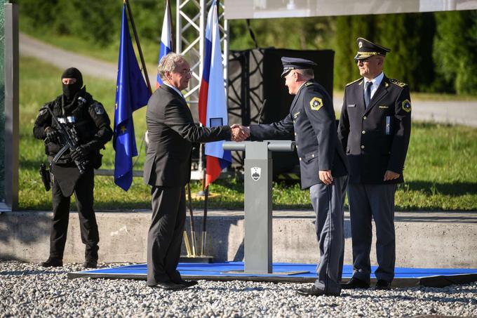 "Holmec je na žalost bil tudi kraj, kjer se je prvič, nedolgo po naši osamosvojitvi poskušalo diskreditirati in omalovaževati naše osamosvojitelje. To jim ni uspelo," je dejal Aleš Hojs. | Foto: Nebojša Tejić/STA