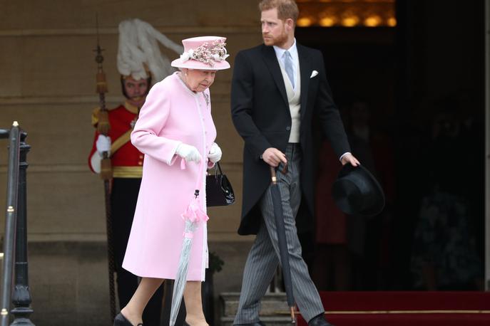 princ Harry, kraljica Elizabeta II. | Kraljica naj ne bi dobro sprejemala Harryjevih javnih izpovedi. | Foto Getty Images