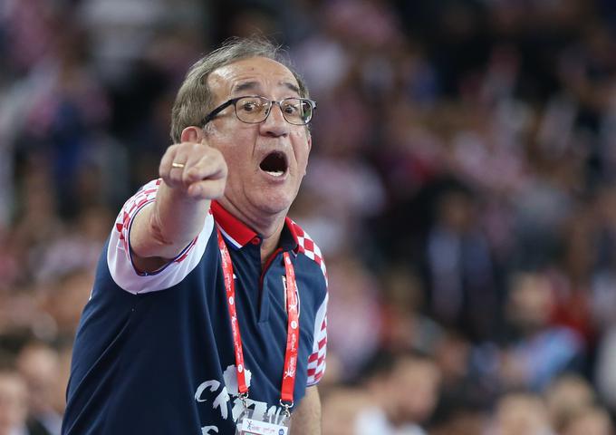 Hrvaški selektor Lino Červar je izredno nezadovoljen s spremembo časovnice polfinalnih tekem. | Foto: Reuters