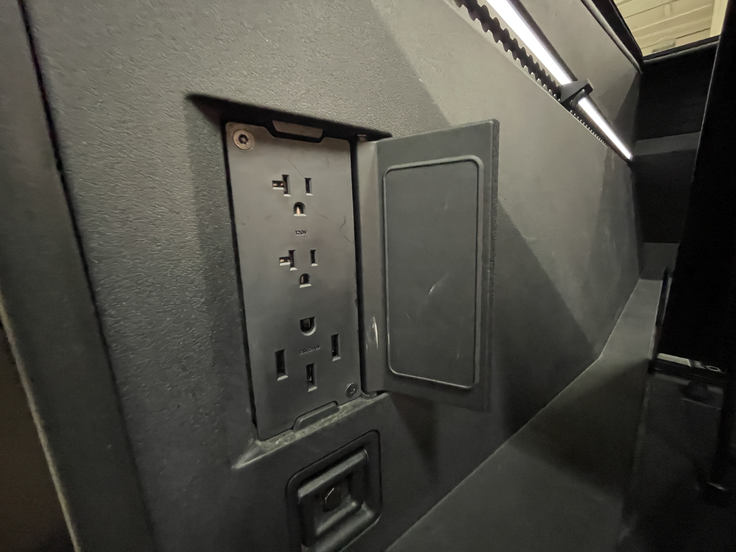 Tesla cybertruck | Foto: Gregor Pavšič