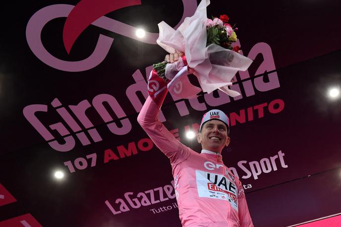 Tadej Pogačar, Giro 2024 | Tadej Pogačar je že drugi dan svojega prvega Gira oblekel rožnato majico. | Foto Reuters