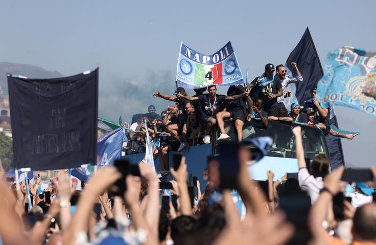 Parada v Neaplju. | Foto: Reuters