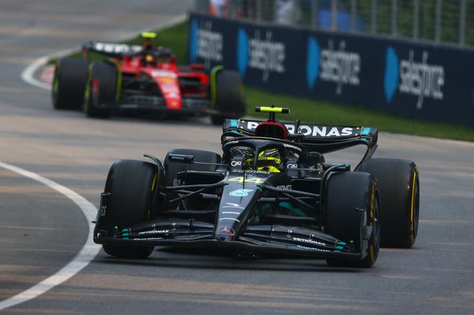 Montreal Lewis Hamilton Mercedes | Mercedesova ekipa ogromno troši, a še vedno ima na koncu leta dobiček. | Foto Reuters