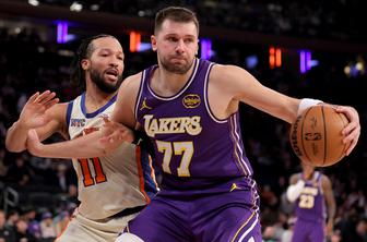 Luka Dončić čaral pred filmskimi zvezdniki, Lakersi pa potegnili krajšo #video