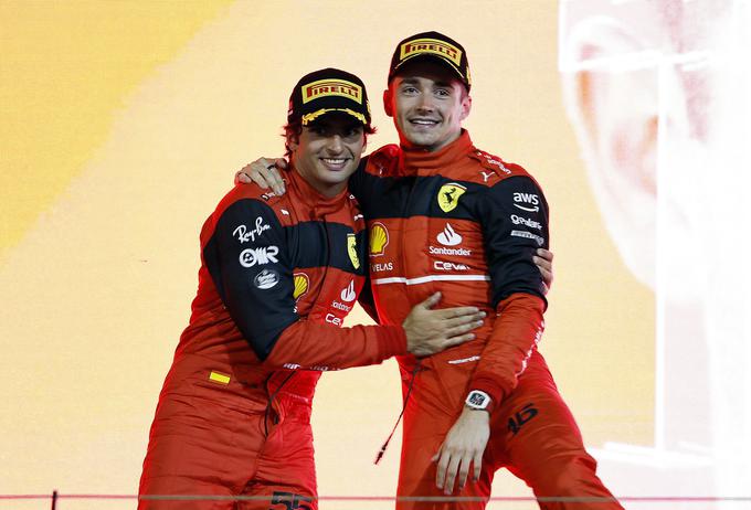 Leclerc ima s prvih treh dirk dve zmagi in drugo mesto, Sainz pa drugo mesto, tretje mesto in odstop. | Foto: Reuters