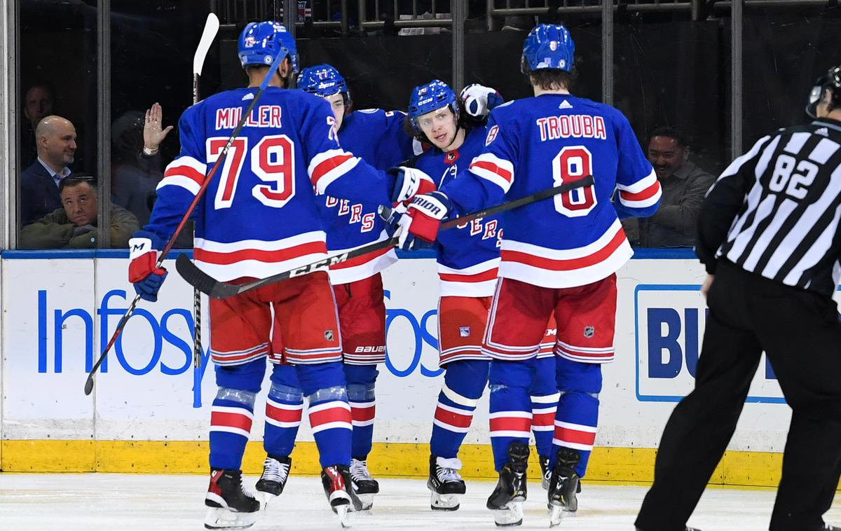 New York Rangers | Hokejisti New York Rangers so pred domačimi navijači v polfinalu vzhodne konference izsilili odločilno, sedmo tekmo. | Foto Reuters