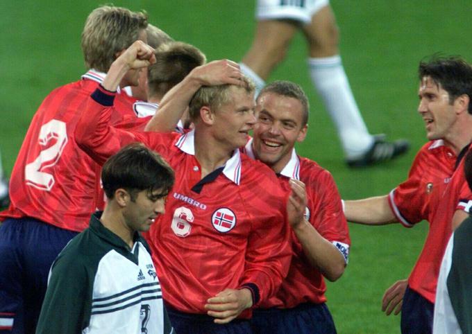Norveška je pred 23 leti v kvalifikacijah za EP 2000 nadigrala Slovenijo v Oslu kar s 4:0. Z enakim rezultatom se je končalo tudi gostovanje Slovenije na Danskem dve leti prej. Takrat še v sklopu kvalifikacij za SP 1998. | Foto: Reuters