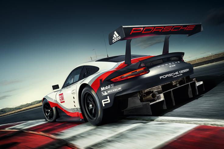Zavorni koluti so jekleni, spredaj v premeru 390-milimetrski zadaj pa 355-milimetrski. Zavorne čeljusti spredaj disk grabijo s šestimi bati, zadaj pa s štirimi. | Foto: Porsche
