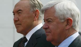Kazahstanski predsednik po skoraj 30 letih odstopil