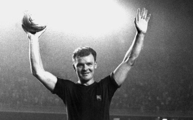 Laszlo Kubala je legenda Barcelone. Pred štadionom Camp Nou stoji celo njegov kip. | Foto: Twitter - Voranc