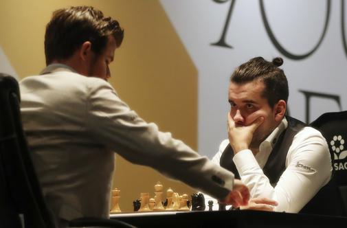 Carlsen spet matiral Rusa, prednost zrasla na 6:3