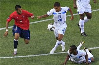 Čile Honduras zavil v črno