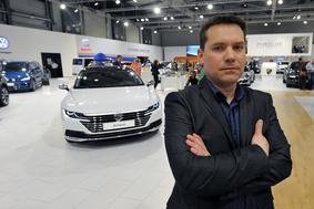 Da avtomobili res zasijejo: 150 mojstrov v petih dneh zgradi 2.300 kvadratnih metrov prestiža #intervju