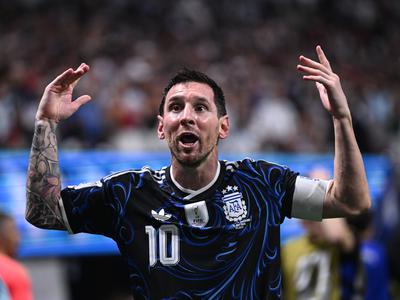 Španija proti Argentini: veliki finale bo sodil Slovenec