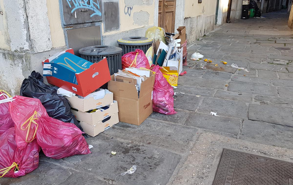 Piran smeti | Pogled na ulico v Piranu. | Foto bralka
