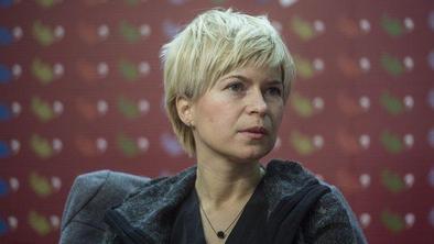 Naslovnica knjige je lahko tista, ki spodbuja misel