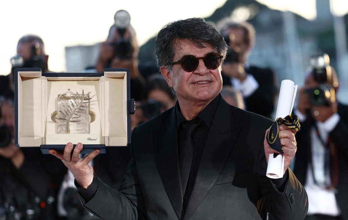 Jafar Panahi | "Nihče vam nima pravice govoriti, kaj morate in česa ne smete početi," je dejal Panahi, ki so mu v domovini za več let prepovedali delati in potovati. Letos se je prvič po več kot 15 letih vrnil na kak veliki filmski festival. | Foto Reuters