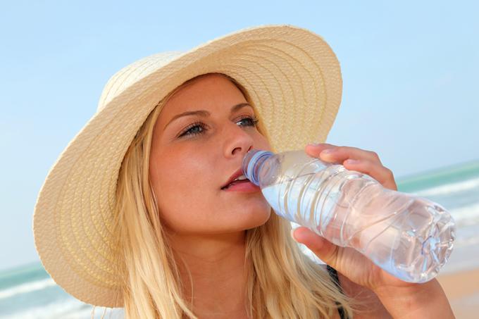 Skrb za hidracijo je v poletnih dneh še posebaj pomembna. | Foto: Shutterstock