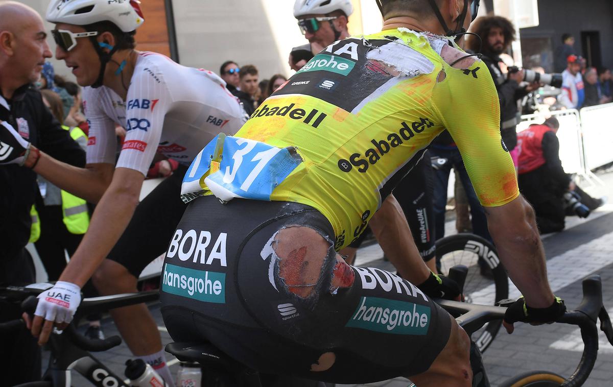 Primož Roglič | Primož Roglič je padel na dirki po Baskiji tako v sredo kot tudi četrtek. | Foto Guliverimage