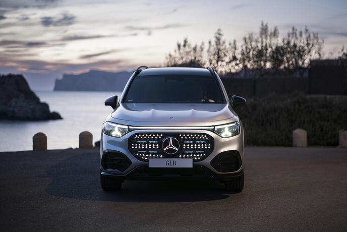 Novi Mercedes-Benz GLB prinaša tisto, kar vozniki najbolj cenijo