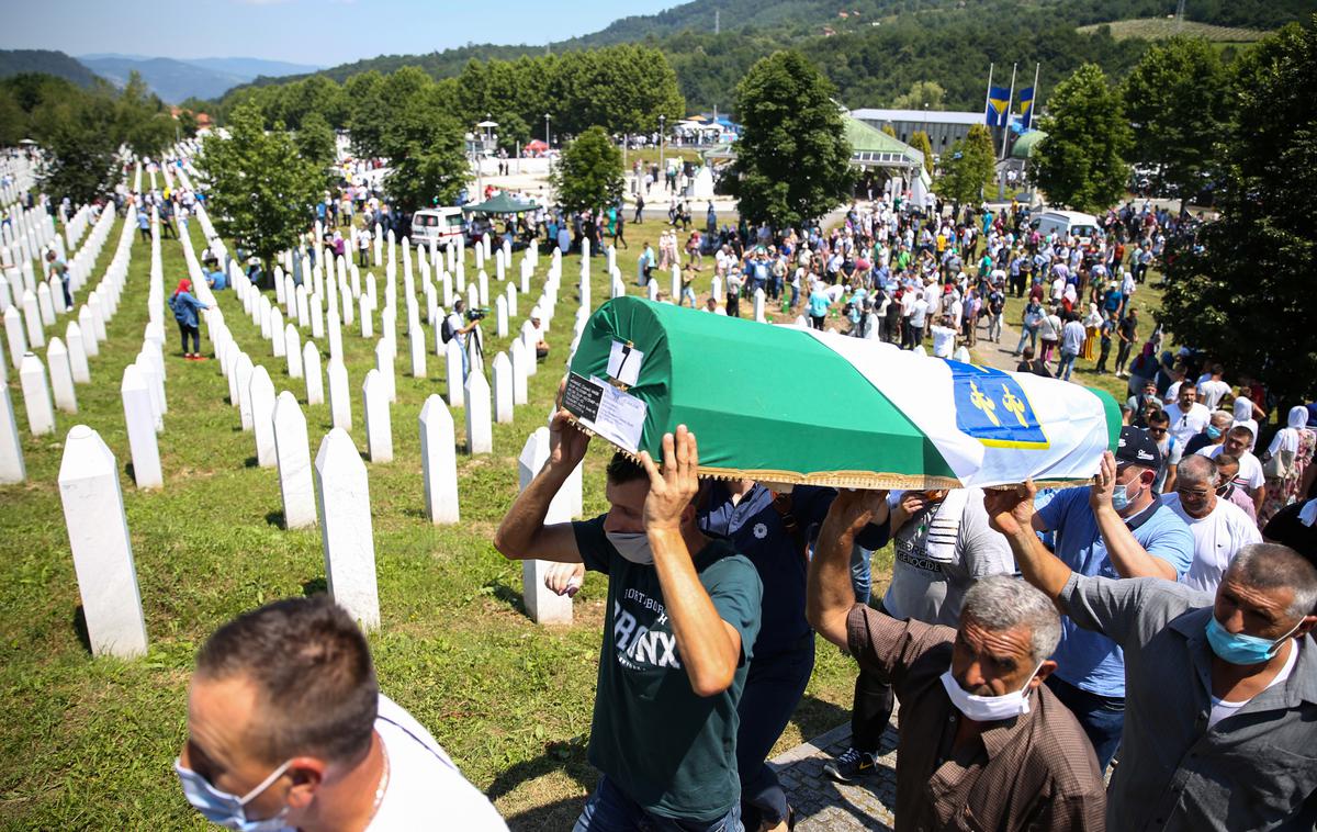 Srebrenica 2020 | Enote bosanskih Srbov so leta 1995 v Srebrenici, ki je bila takrat pod zaščito ZN, pobile najmanj osem tisoč Bošnjakov.  | Foto Reuters