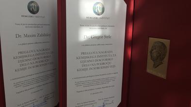 Kdo sta kemika, ki sta si s svojima doktorskima disertacijama zaslužila posebno Preglovo nagrado?
