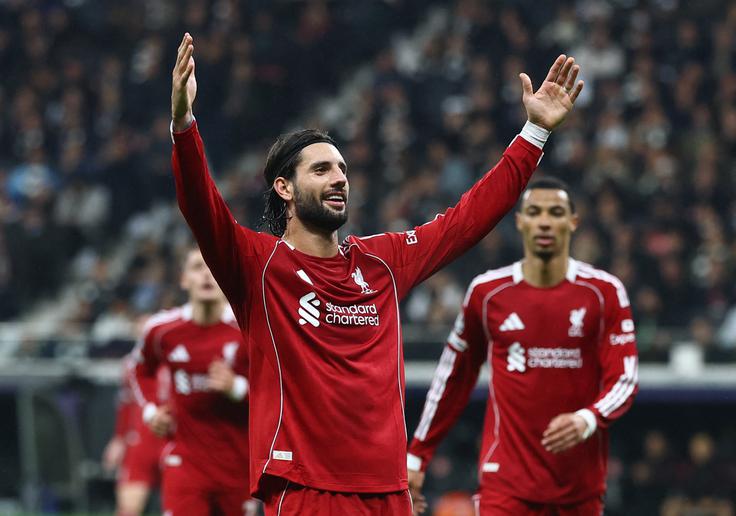 Dominik Szoboszlai pri Liverpoolu navdušuje zlasti s spektakularnimi zadetki iz prostih strelov. | Foto: Reuters