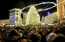 Slavnostni prižigi lučk, praznični sejmi in božične predstave