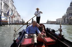Turistov s hrupnimi kovčki v Benetkah ne bodo oglobili