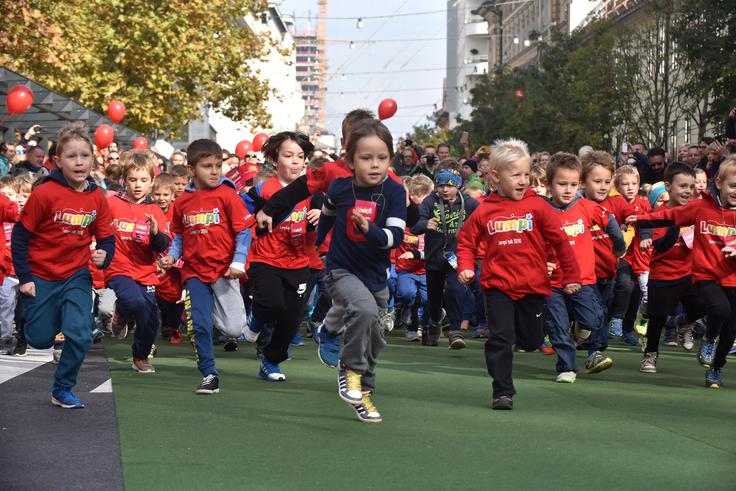 Sobotne razdalje, namenjene najmlajšim, bodo letos nekoliko krajše. S tem želijo na tek pritegniti še več otrok. | Foto: Bobo