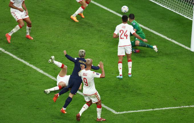 Razveljavljen  je bil zadetek Antoinea Griezmanna za 1:1 ob koncu tekme. | Foto: Reuters