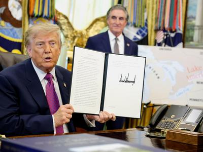 Trump Ontarijsko jezero preimenoval v jezero Amerika