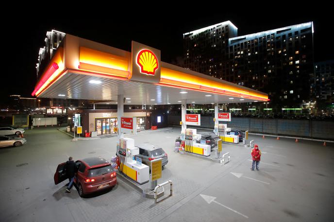 Shell bencin črpalka Rusija | Shellova bencinska črpalka v Sankt Peterburgu. Na njej ne bo več mogoče točiti goriva. | Foto Reuters