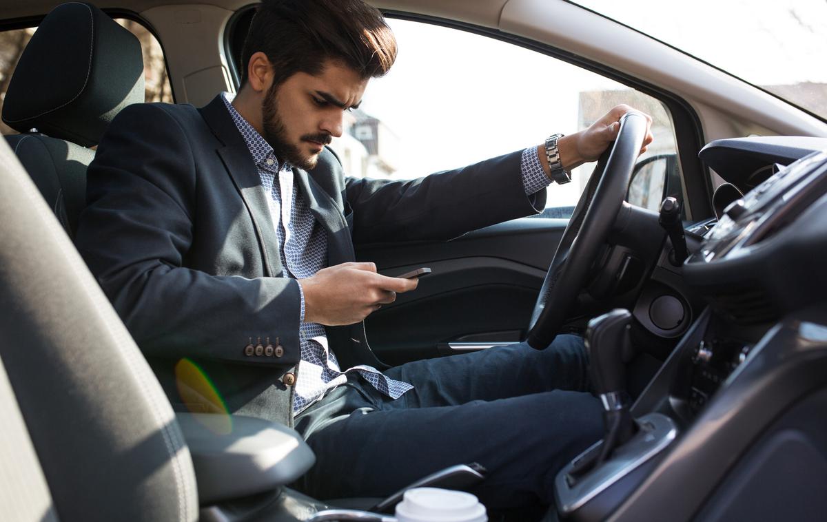 mobilnik vožnja promet | Za nesrečo je dovolj že majhna napaka.  | Foto Getty Images