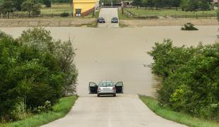 Zaradi poplav v delu Srbije in BiH razglasili izredne razmere