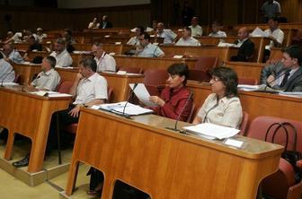 Državni svet predlaga novelo o zdravstvenih zavarovanjih