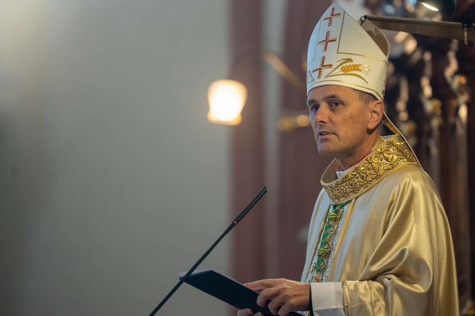 Andrej Saje | Sveto mašo na Brezjah je daroval novomeški škof in predsednik Slovenske škofovske konference Andrej Saje. | Foto STA