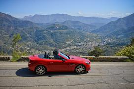 Mercedes SLC - prva vožnja prenovljenega roadsterja